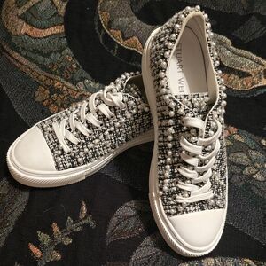 Stuart Weitzman Tweed & Faux Pearl Embellished Luxury Low-Top Sneakers Size 8.5